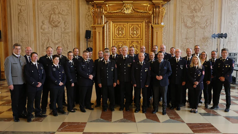 Augsburger Feuerwehrleute für 25, 40 und 50 Jahre Ehrenamt geehrt