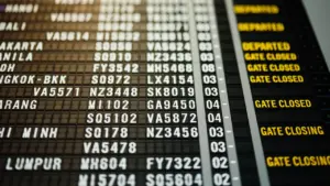 Flug im Ausland annulliert: Welche Ansprüche gelten?