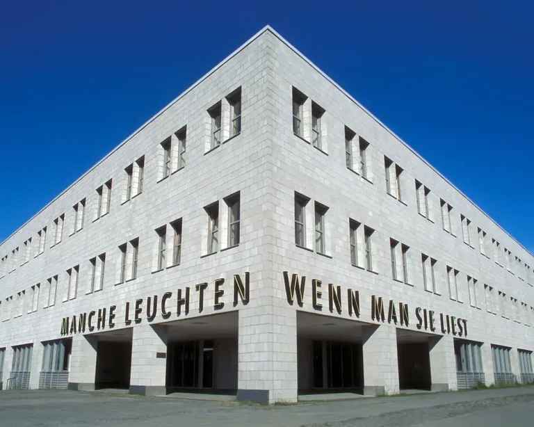 Kiel: Kunstspaziergang führt über den CAU-Campus