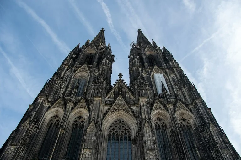 Wie der Kölner Dom seit 1880 Kölns Stadtbild prägt