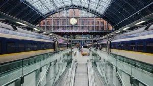 Zugreise durch die EU: Fahrgastrechte bei Störungen prüfen